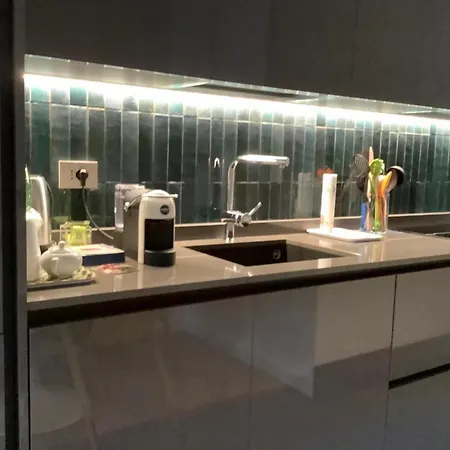 Guesthost - Trastevere Modern * Рим